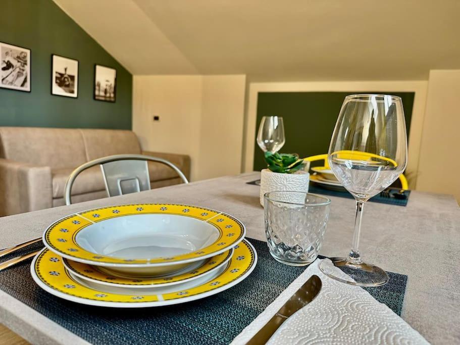 63 Passi Dal Lago In Centro By Revenue House Como Luaran gambar